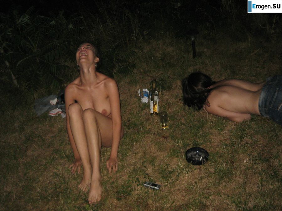 Пьяные деревенские голые девки фото