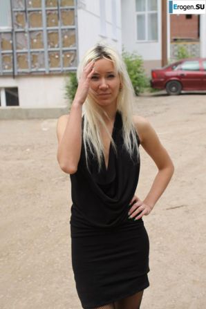 Nastya from Samara walks around the city and shows herself. Thumb 2