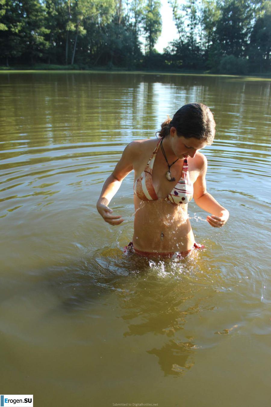 Naked Girls At The River Lake