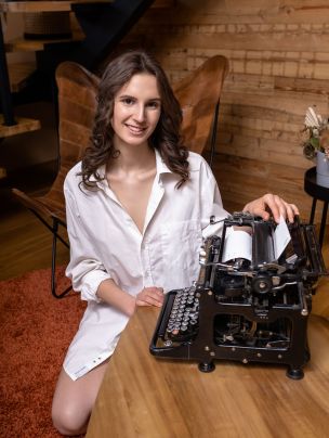 Jessica P in Typewriter. Thumb 1