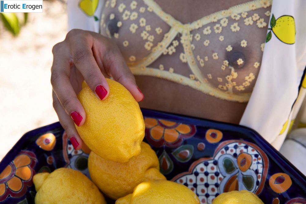 Fatima in Lemon Yellow. Фото 1